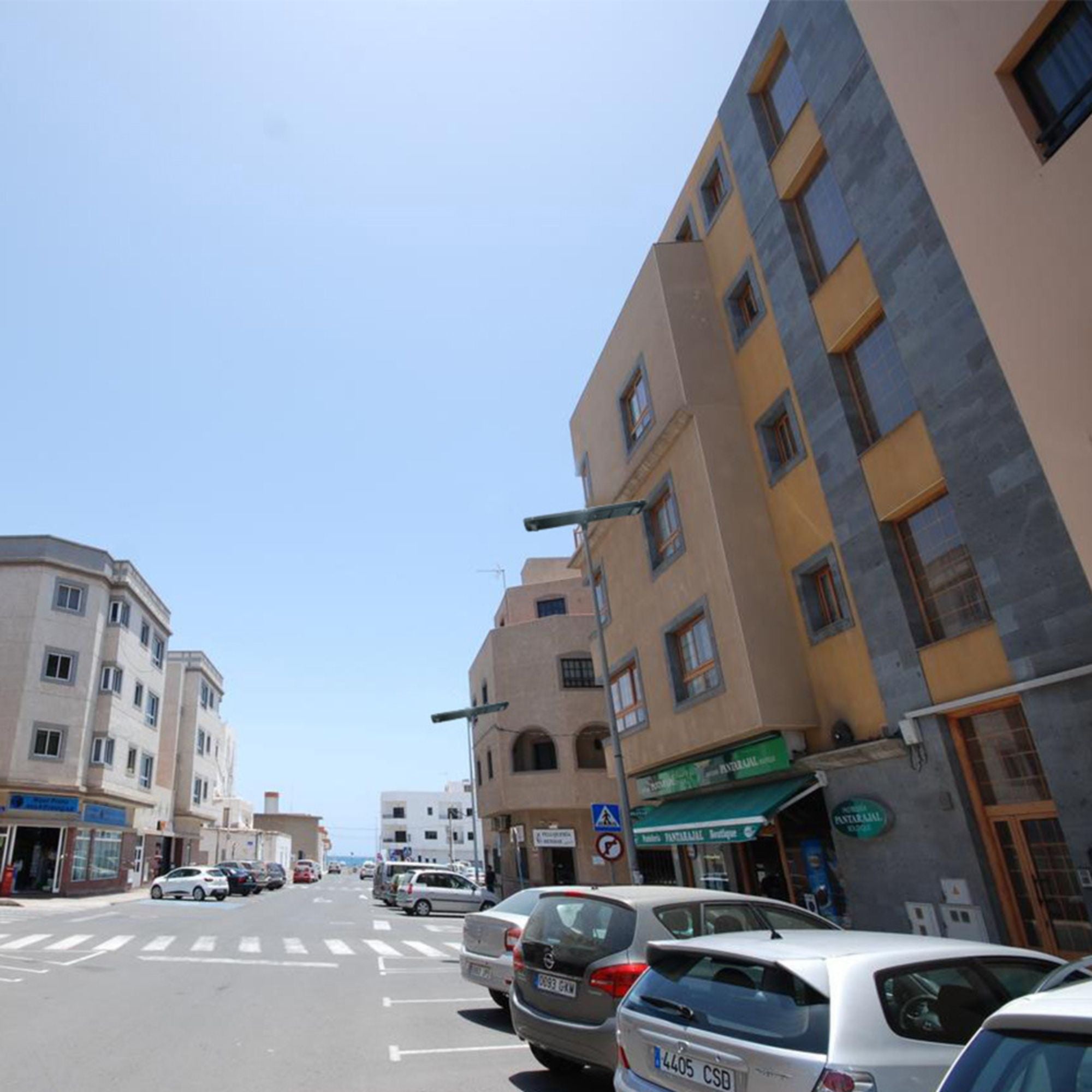 LED Solar Street and Pathway Light with Solar Panel and Remote Control - 6,000 Lumens